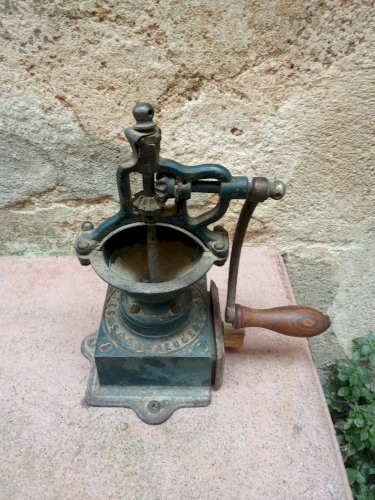 Petit moulin à café de comptoir Peugeot 