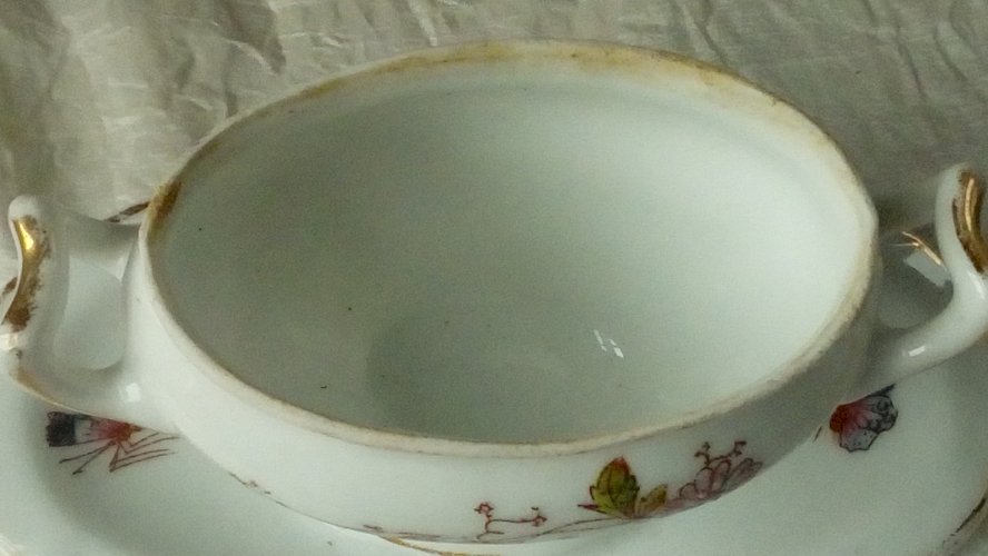 PETIT MOUTARDIER SUR DORMANT EN PORCELAINE DECOR PAPILLON ET FLORAL*