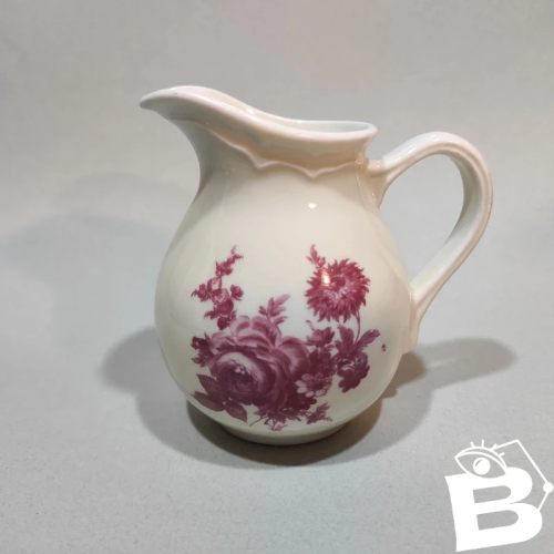 Petit pichet, pot à lait, crémier en porcelaine Chaumette et Favor