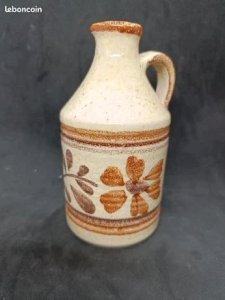 petit pichet/ vase a decor floral en bon etat