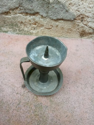 Petit pique cierge en etain