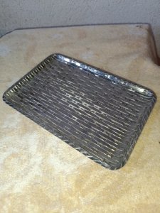 petit plat ancien en metal argenté style tressé en bon etat