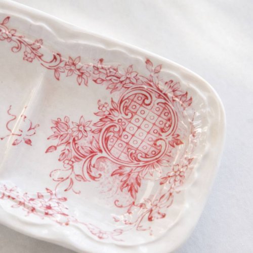 Petit plat XIXe en terre de fer rose