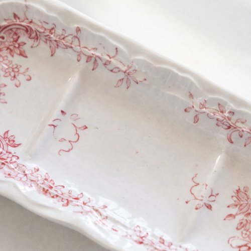 Petit plat XIXe en terre de fer rose