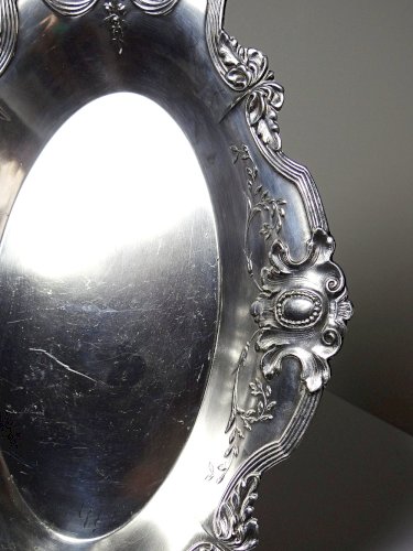 Petit plateau creux, coupe en laiton plaquage argenté style rocaille ancien