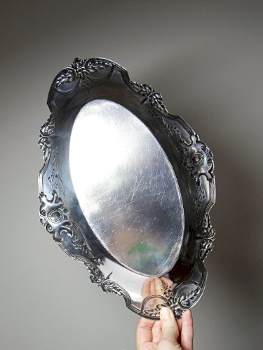 Petit plateau creux, coupe en laiton plaquage argenté style rocaille ancien