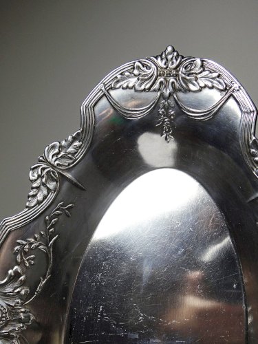 Petit plateau creux, coupe en laiton plaquage argenté style rocaille ancien