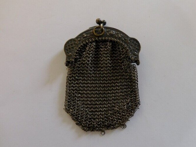 PETIT PORTE MONNAIE A MAILLES