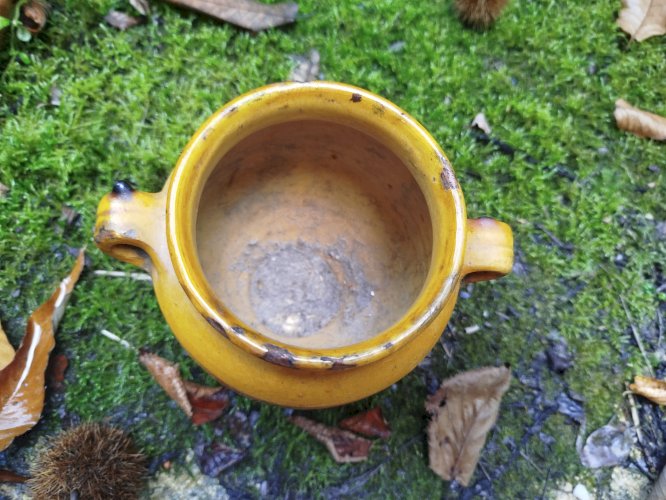 Petit pot à gésiers ancien. Pot jaune à confit 