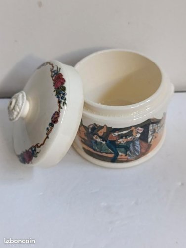 Petit pot en faience de sarreguemines modele Obernai en bon etat