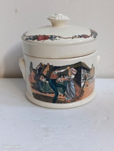 Petit pot en faience de sarreguemines modele Obernai en bon etat