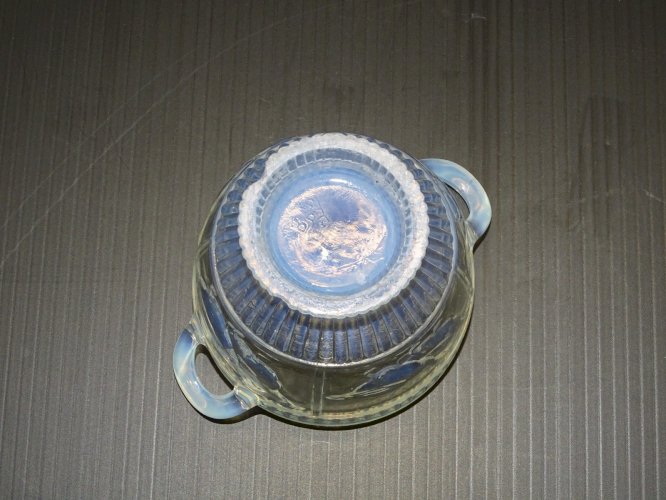 -PETIT POT en VERRE en Parti OPALESCENT à décor d'OIE Déco TABLE VITRINE Signé D