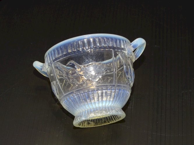 -PETIT POT en VERRE en Parti OPALESCENT à décor d'OIE Déco TABLE VITRINE Signé D