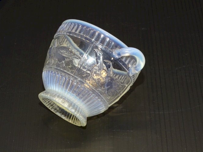 -PETIT POT en VERRE en Parti OPALESCENT à décor d'OIE Déco TABLE VITRINE Signé D