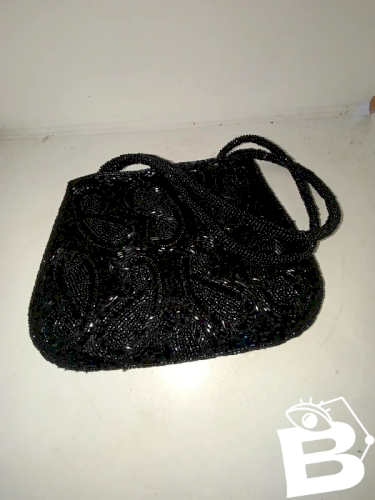 petit sac à main en perles marque BNK en bon état