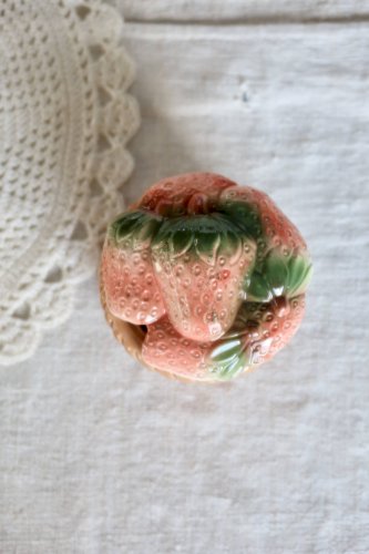 Petit sucrier vintage en céramique motif fraises