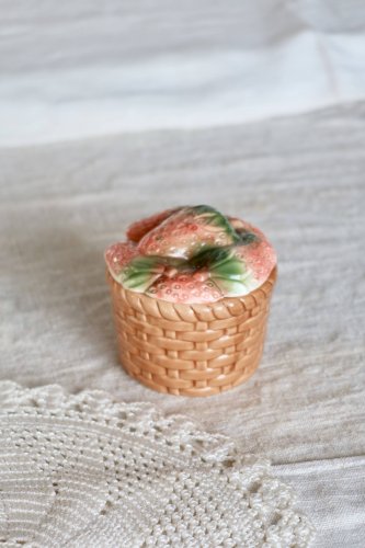 Petit sucrier vintage en céramique motif fraises