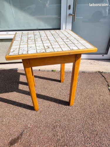 Petit table carrée bois carrelage carreler