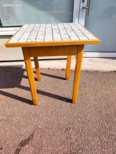 Petit table carrée bois carrelage carreler