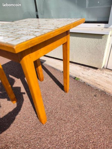 Petit table carrée bois carrelage carreler