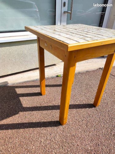 Petit table carrée bois carrelage carreler