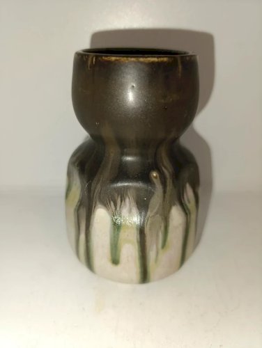petit vase ancien à coulure signé Gilbert metenier en bon etat