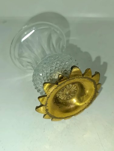 petit vase ancien en cristal et pied laiton ou bronze n bon etat