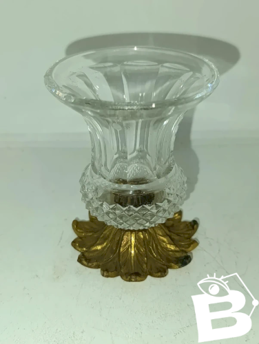petit vase ancien en cristal et pied laiton ou bronze n bon etat