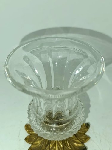 petit vase ancien en cristal et pied laiton ou bronze n bon etat