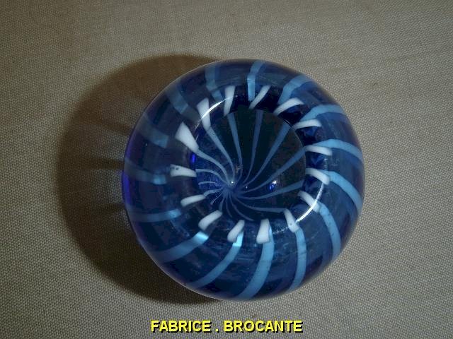 PETIT VASE BLEU BERLINGOT VEINE BLANCHE