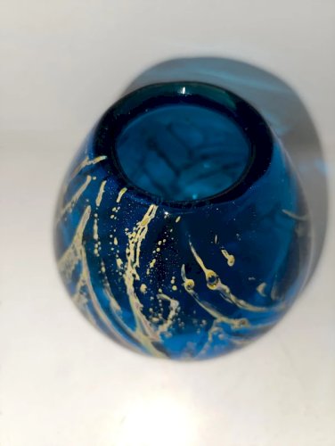 petit vase boule en verre signé Mdina en bon etat