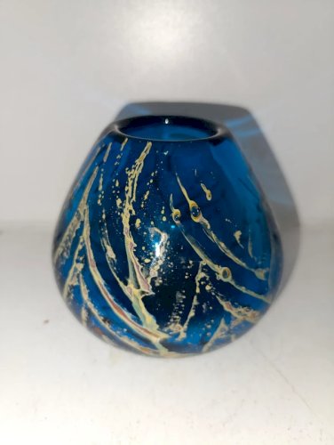 petit vase boule en verre signé Mdina en bon etat