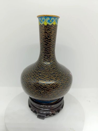 petit vase chinois cloisonné avec socle en bon etat