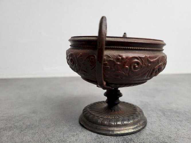 PETIT VASE COUPE EN BRONZE PEINT