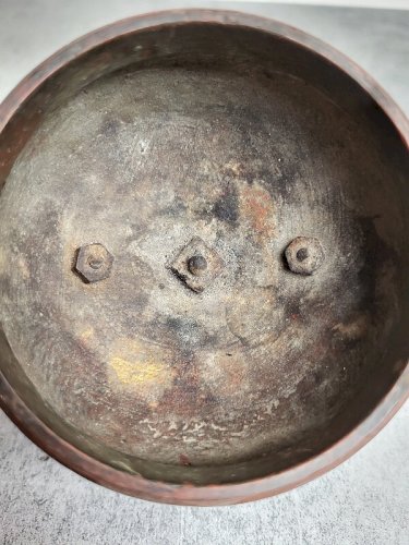 PETIT VASE COUPE EN BRONZE PEINT