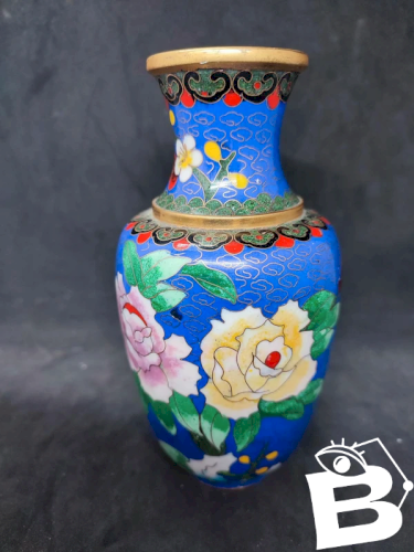 petit vase dorigine chinoise cloisonné à decor floral en bon etat