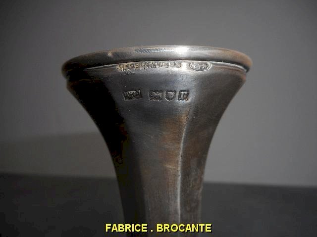 PETIT VASE EN ARGENT MASSIF N° 2