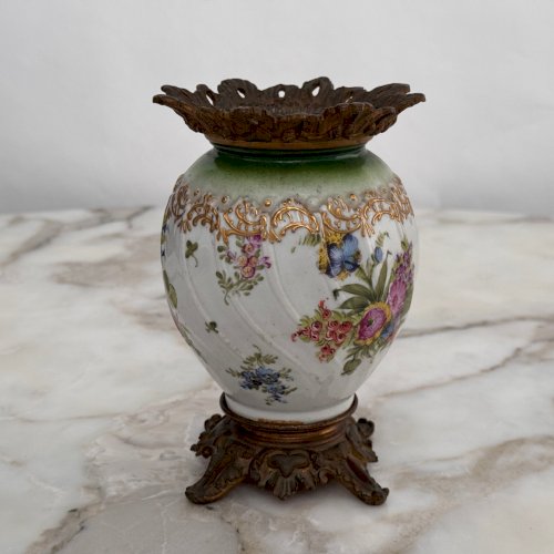 Petit vase en bronze et porcelaine Napoléon III XIXe décor floral M4021