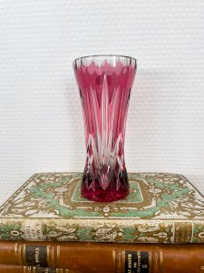 Small vase in Bohemian crystal (Czech Republic)