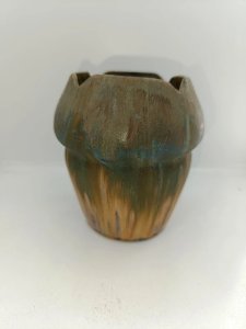 petit vase en gres forme tulipe signé Gilbert metenier en bon etat