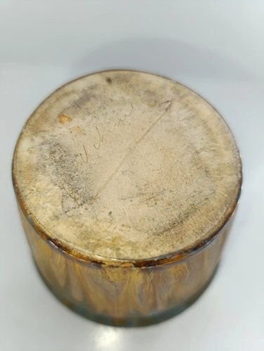 petit vase en gres forme tulipe signé Gilbert metenier en bon etat