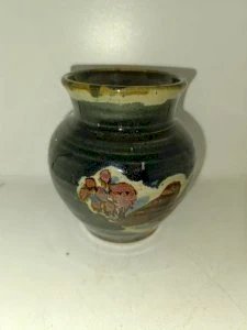 small stoneware vase with signature to be identified in good condition