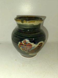 petit vase en gres signature à identifier en bon etat