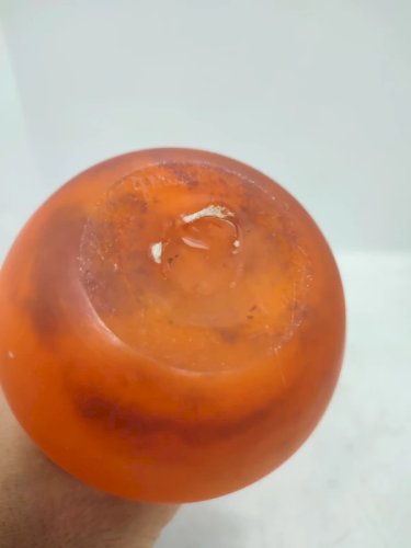 petit vase en pate de verre boule signé Gabriel Milesi en bon etat