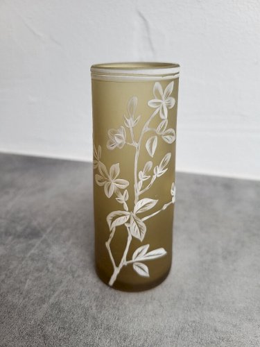 PETIT VASE EN VERRE DECOR EN RELIEF