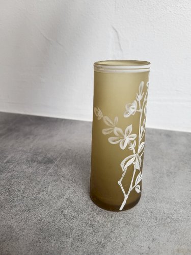 PETIT VASE EN VERRE DECOR EN RELIEF
