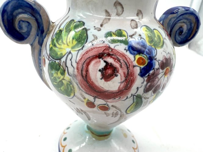 Petit vase faïence Nevers signé F. Cottard décor floral papillon XIXe antique