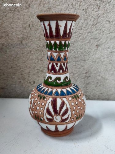 Petit vase grecque signé Dakas Rhodos tres coloré en bon etat