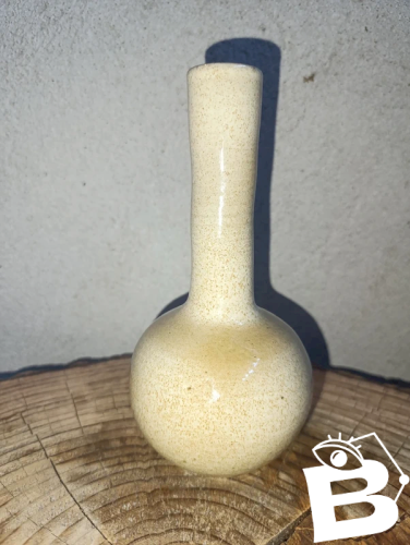 petit vase signé jean dusbost en bon etat