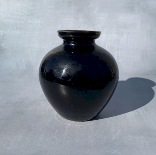 Petit vase verre opaline noire ou hyalite décor art déco signé D'ARGYL